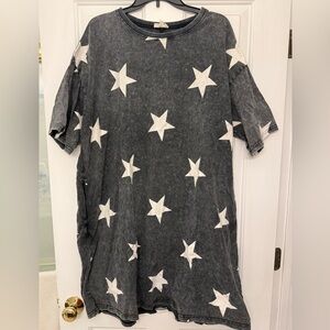 Easel stare t shirt dress with pockets